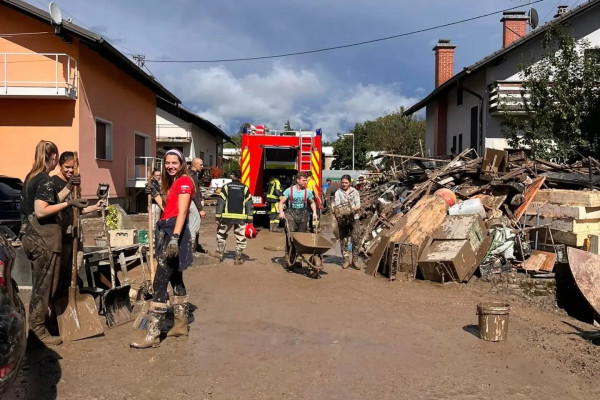 Civilna zaščita Skavte vključila v organizacijo prostovoljcev na v poplavah prizadetih območjih